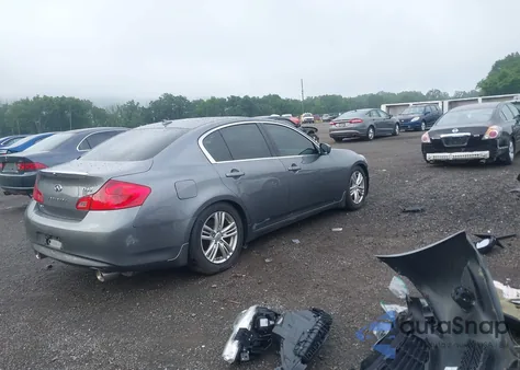 2015 Infiniti Q40 из США, поврежденный, VIN JN1CV6AR0FM524462